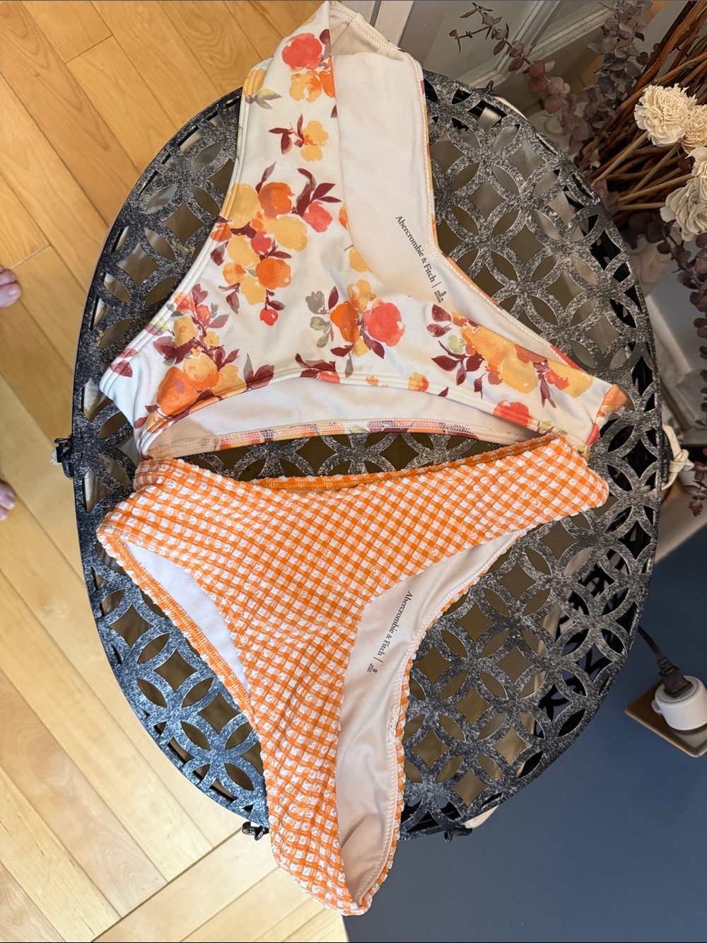 ✨Abercrombie & Fitch Bikini 2 Bottoms Small✨ - Picture 5 of 8
